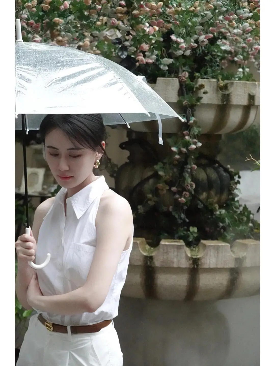 

Ele Neline White irt Unique Hollow out oulder Design Svel Women's Faion Korean Sle Straight Cut Polyester