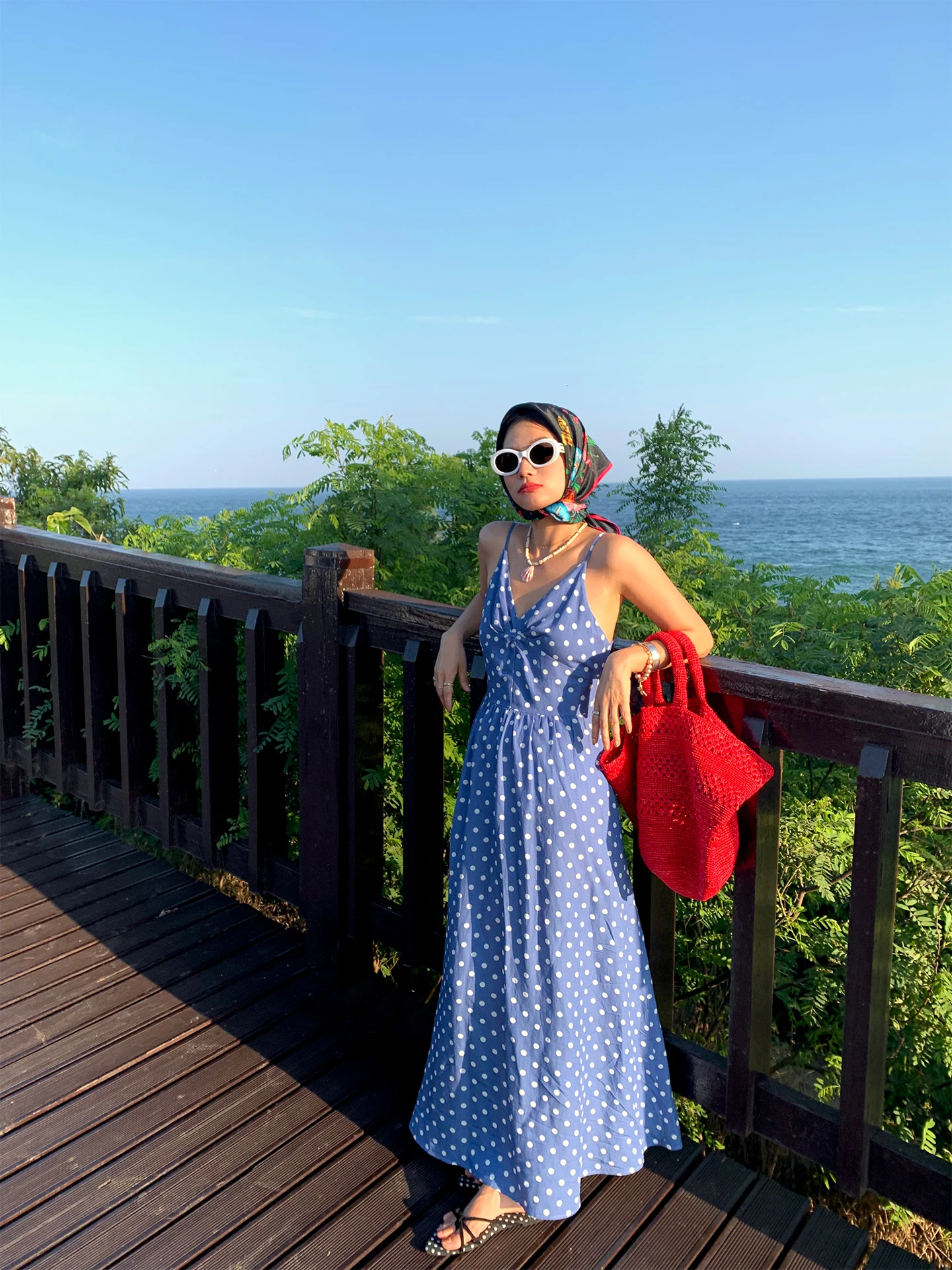 ビーチバケーションストライプホルタードレス夏のリネンウエスト締め付け女性の韓国スタイルゴアスカート V ネックストラップレスドレス