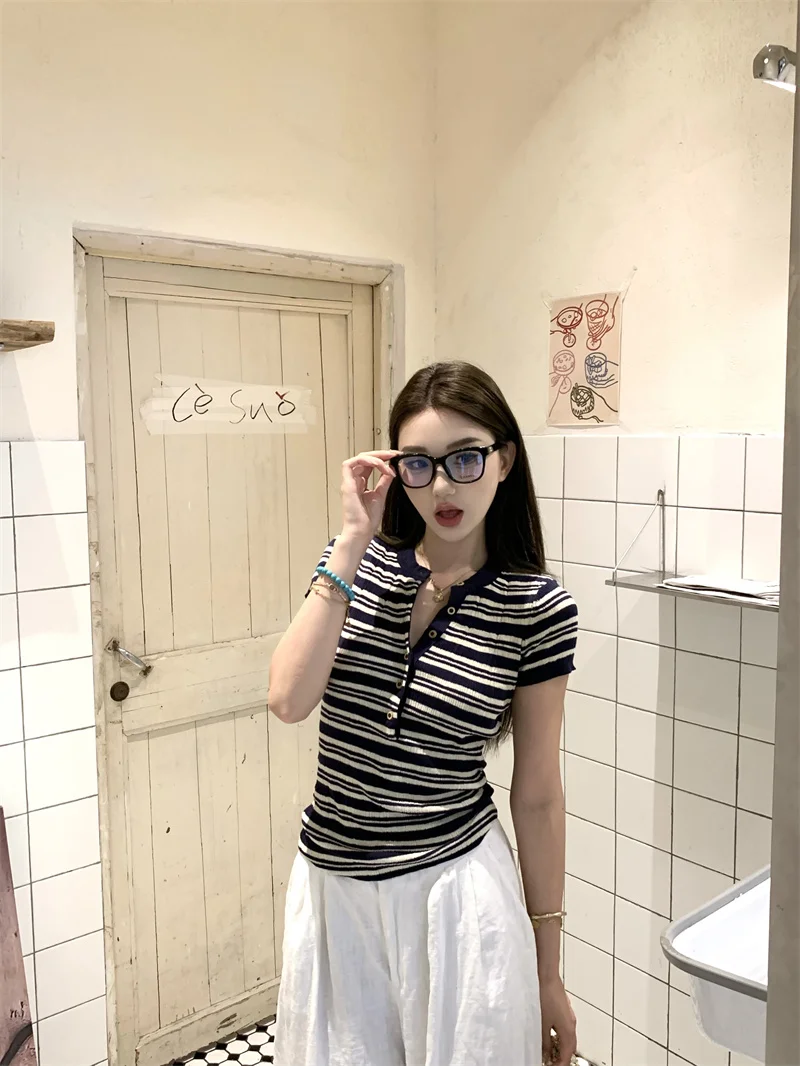 

Женская модная универсальная футболка больших размеров в американском ретро-стиле, приталенная, в полоску, с цветными блоками, с открытым воротником и коротким рукавом