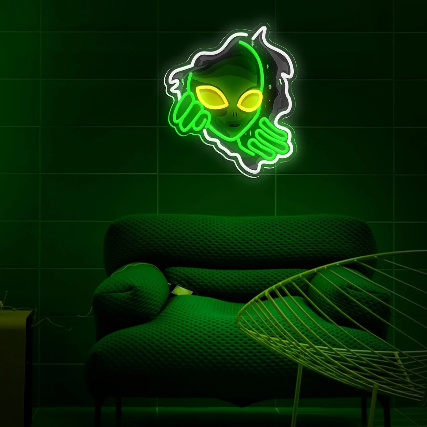 Aliens LED Neon Sign Room Decoration Bedroom Decoration Usb Iight Bulb Birthday Party Decor Bar Ornament Game Room Man Cave Deco