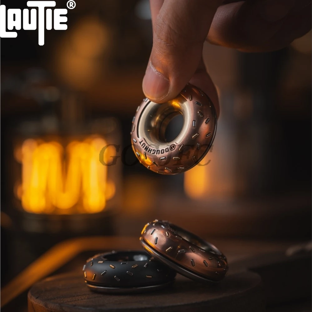 LAUTIE EDC X URBAN EDC Co-Brand „Donut“ Fidget Spinner Stressabbau-Spielzeug Metall Fidget Spinner