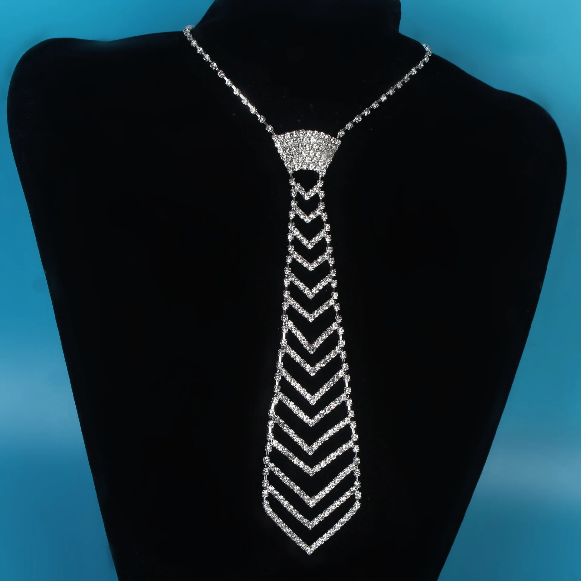 ربطة عنق من حجر الراين إكسسوارات فستان الزفاف العصرية على شكل سهم للرجال والنساء قلادة ربطة عنق عصرية