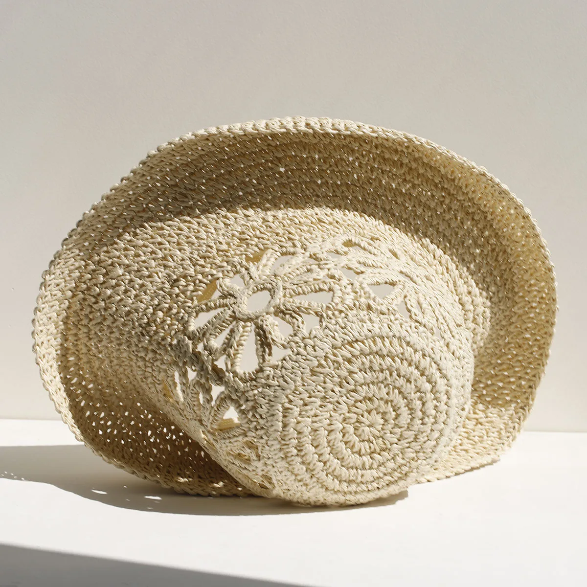 FASHION Blumen-Handarbeit, hochwertige, schlichte 2026 NEUE Sonnenhüte, flache Sommerhüte für Damen, Strand-Panama-Strohhüte, Korbhüte – Detail 6