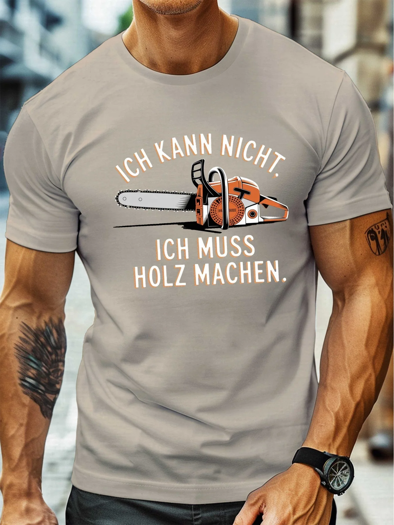 Fun German Chainsaw Woodworking Scene Printing Men's Crew Neck Short Sleeve T-Shirt, Casual Comfortable Lightweight Summer Top