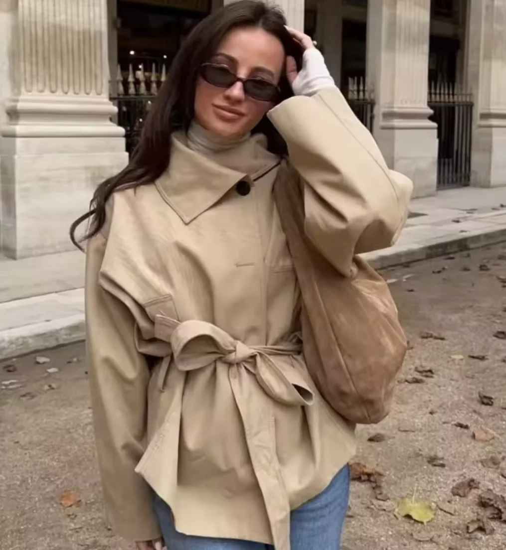 Short Trench Coat for Women with Large Lapel, Dropped Shoulders, Wide Sleeves, and Belt for Waist Cinching, Vintage British Style Casual Workwear Jacket, 2026 Spring and Autumn New Model