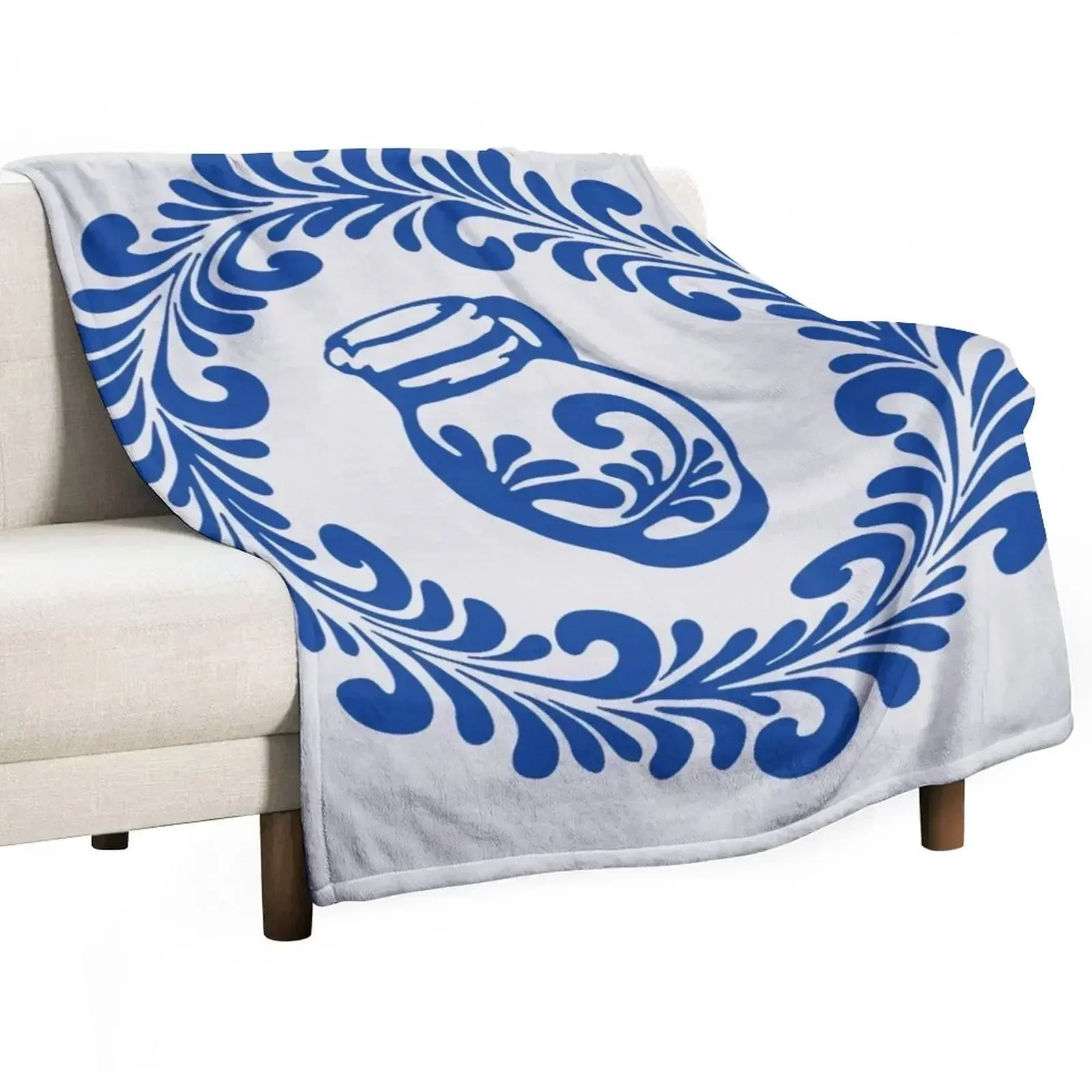 Spruce wreath with Bembel tendril swing Throw Blanket Flannels Bed linens Giant Sofa Beach Blankets