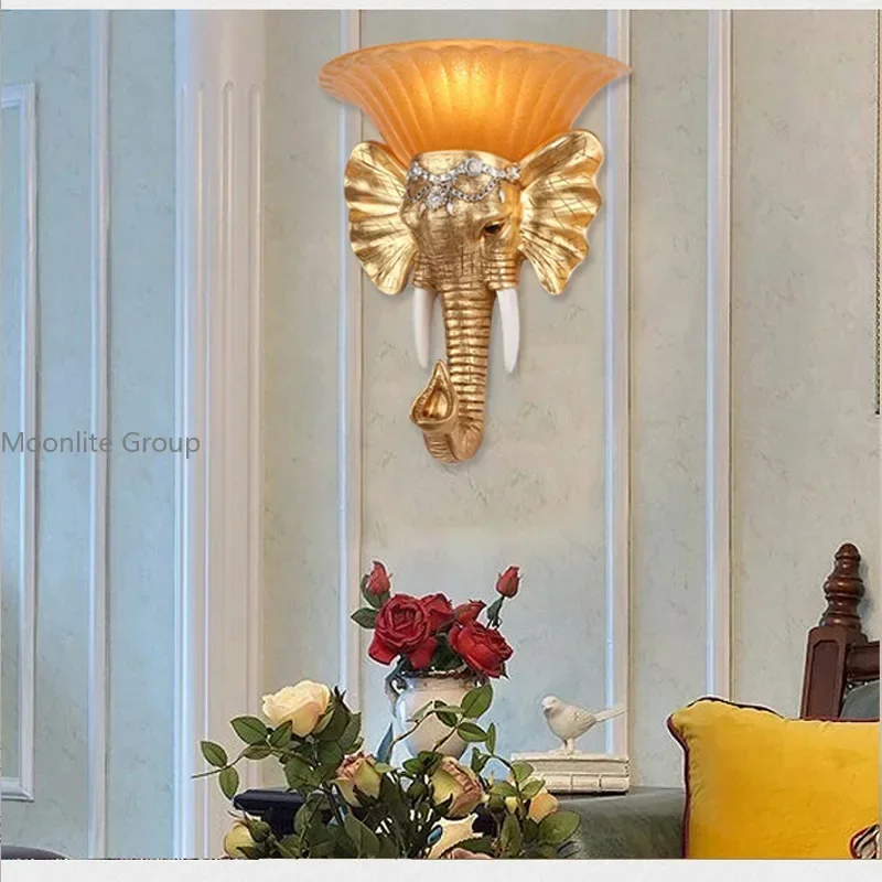 Vintage Gold Elephant Wall Lamp Fashion Bedside Lamp Resin European Simple Living Room Hallway Wall Sconce Lighting