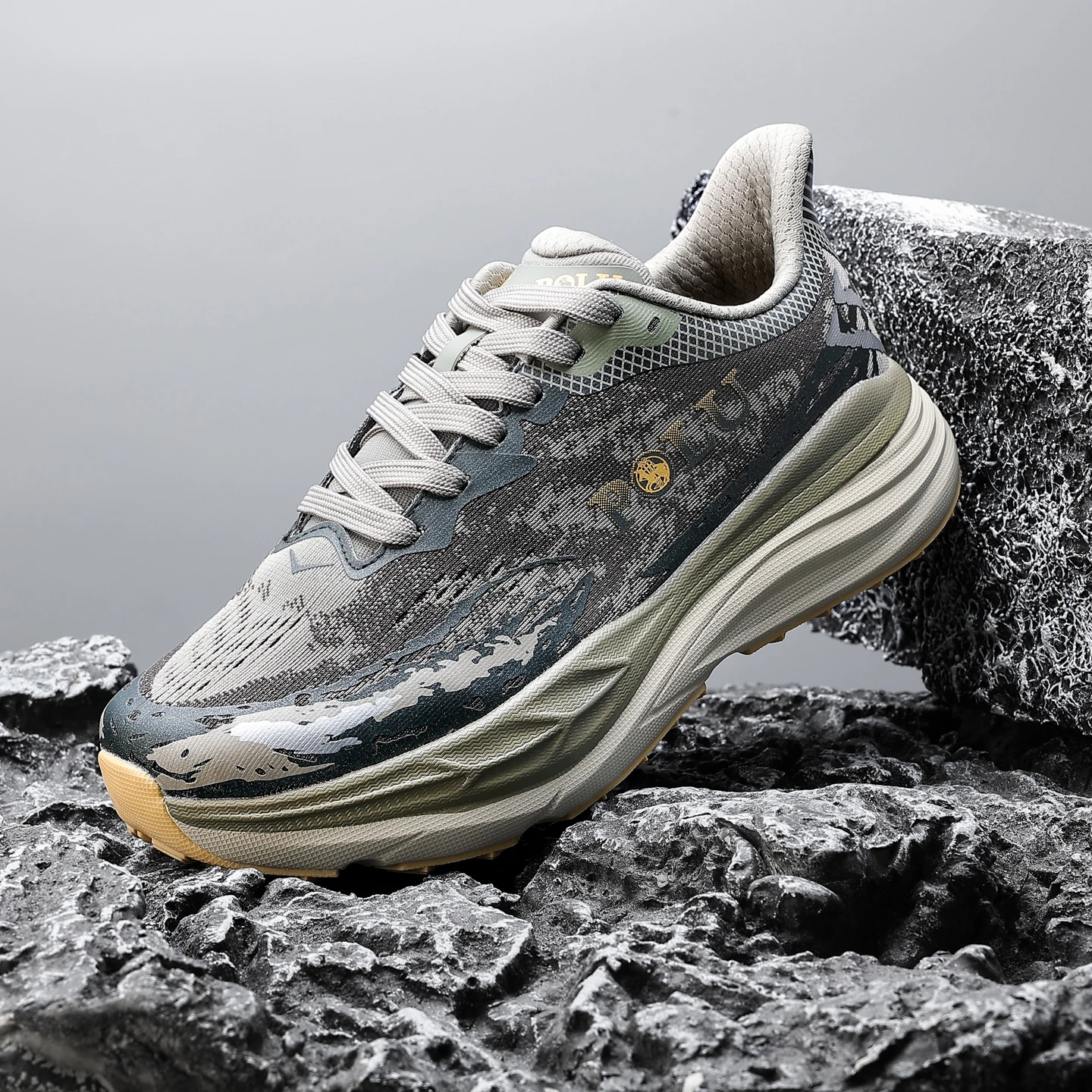 

Men Women Walking Shoes Breathable Trekking Sports Shoes Training Outdoor Non-slip Hiking Jogging Sneakers Climbing Trail Shoes