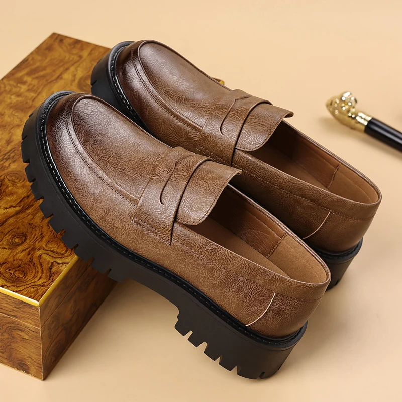 Men Casual Thick Soled Loafers Black Brown Thick Soled Non Slip Durable Casual Leather Shoes Outdoor Commuting Shoes Sizes 38-46