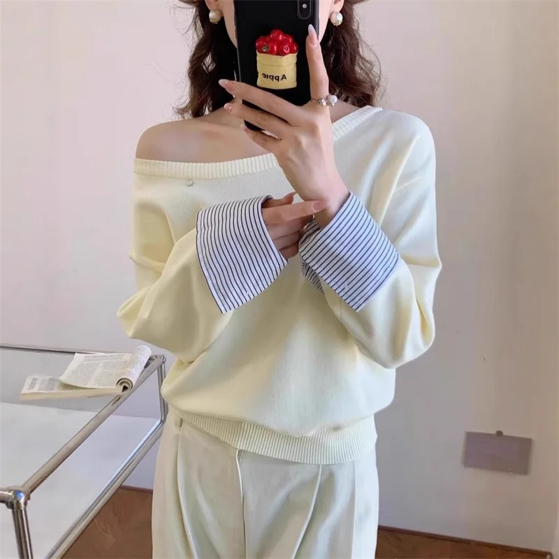 

Slant Shoulder Striped Cuffs Spliced Knit Sweater for Women, Autumn 2025 New Item, Fake Two Piece Loose Slimming Top