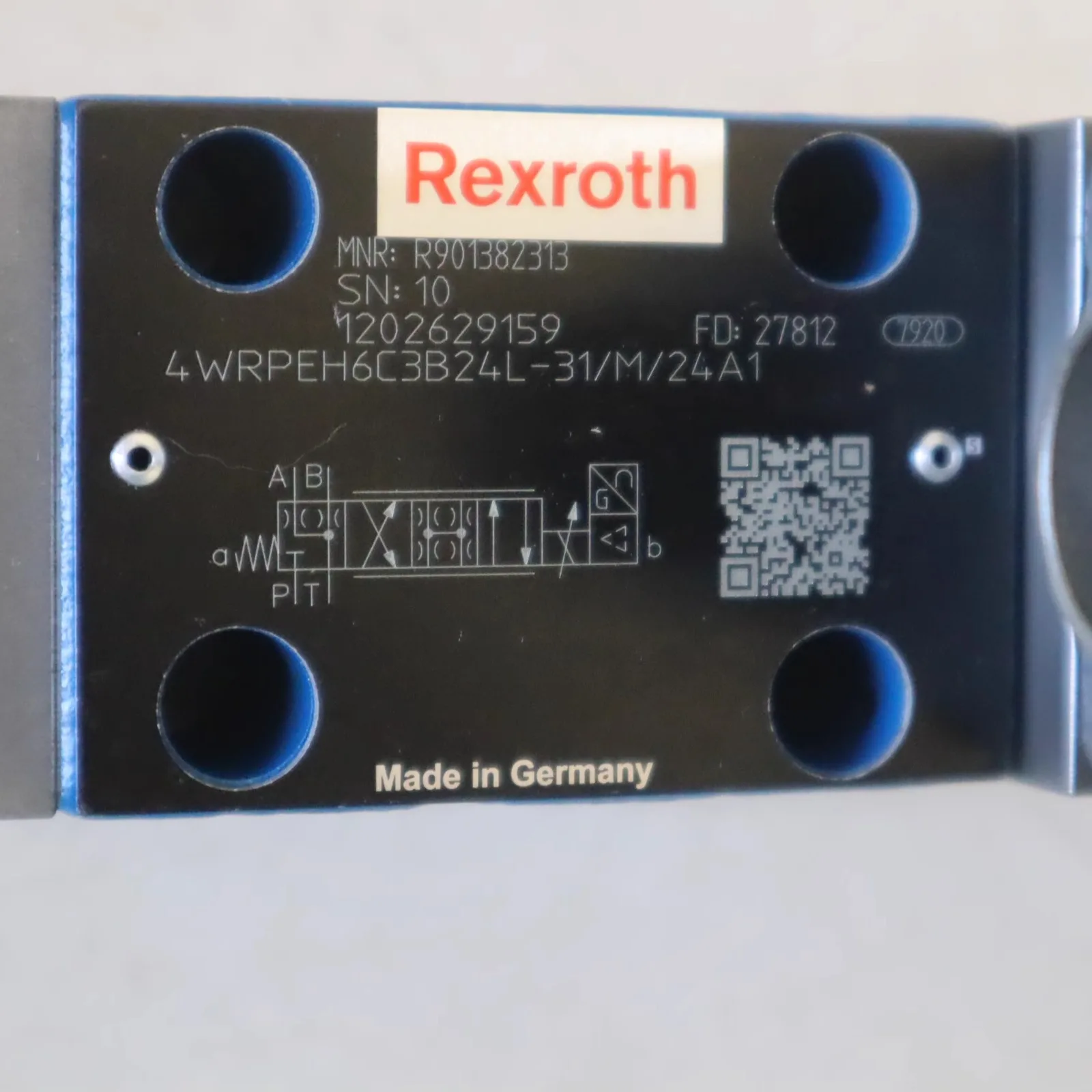 

R901382345 4WRPEH6C3B04L-31/M/24A1 German Rexroth REXROTH Proportional Valve