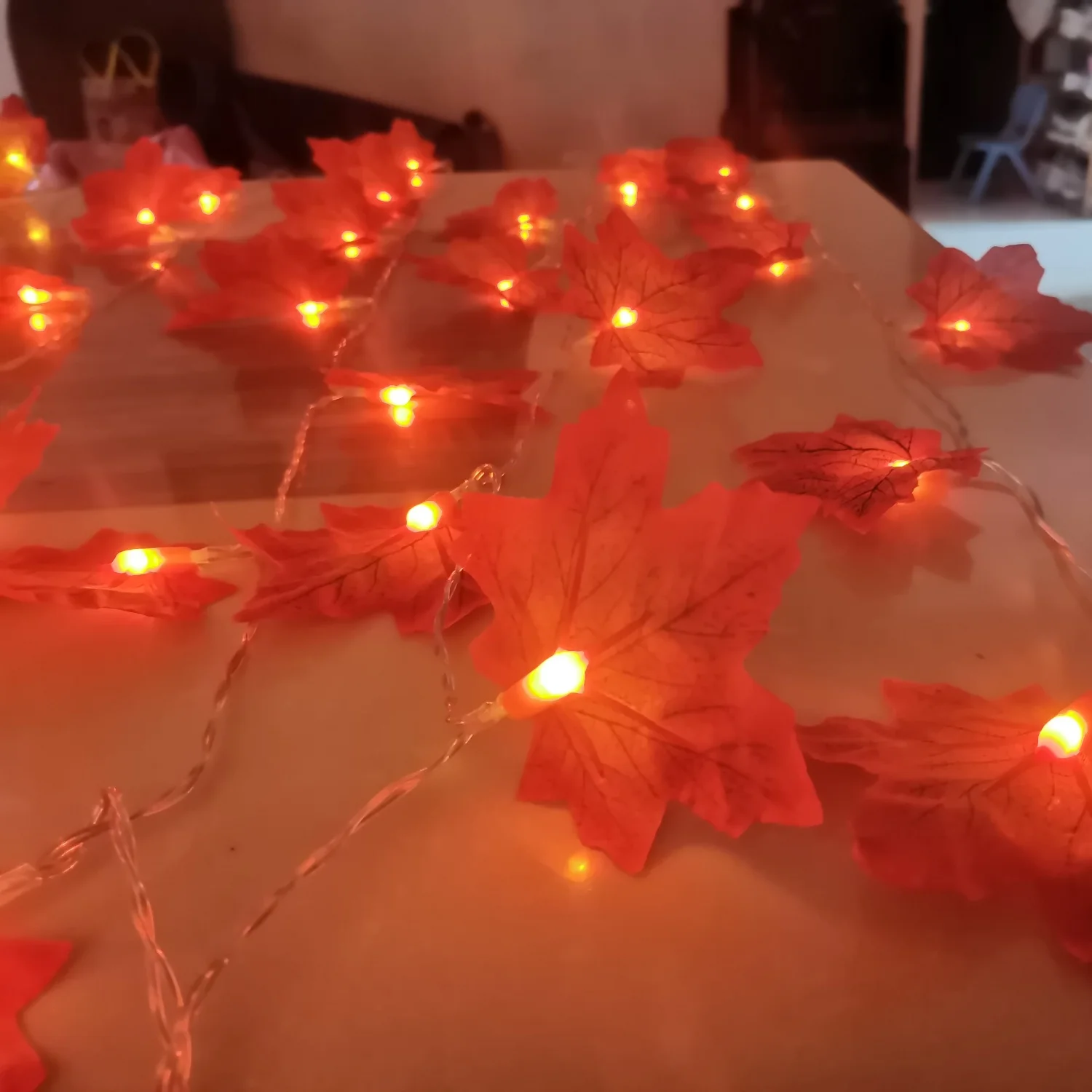 Maple leaves String Lights, Fall Decorations for Home, Thanksgiving Lights Battery Operated, 10/20/40 LED Lighted Fall Garland