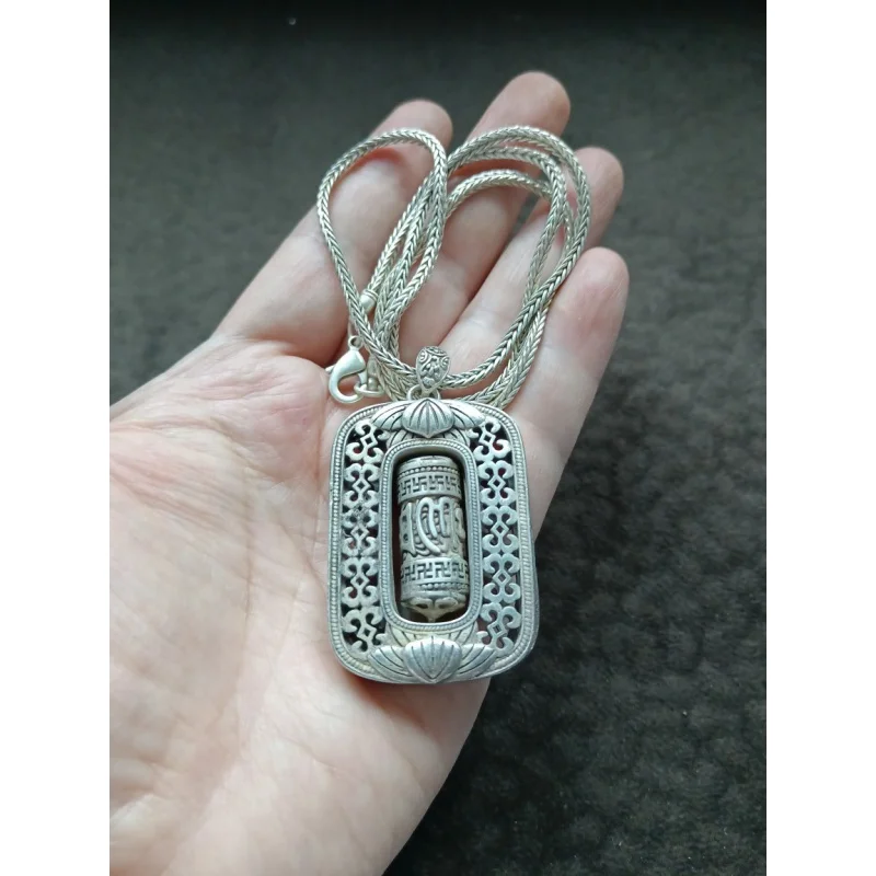 Antique Collection Tibetan Area Backflow Old Silver Old Wrapped Pulp Six Words Mantra Rotatable Pendant Necklace Brand