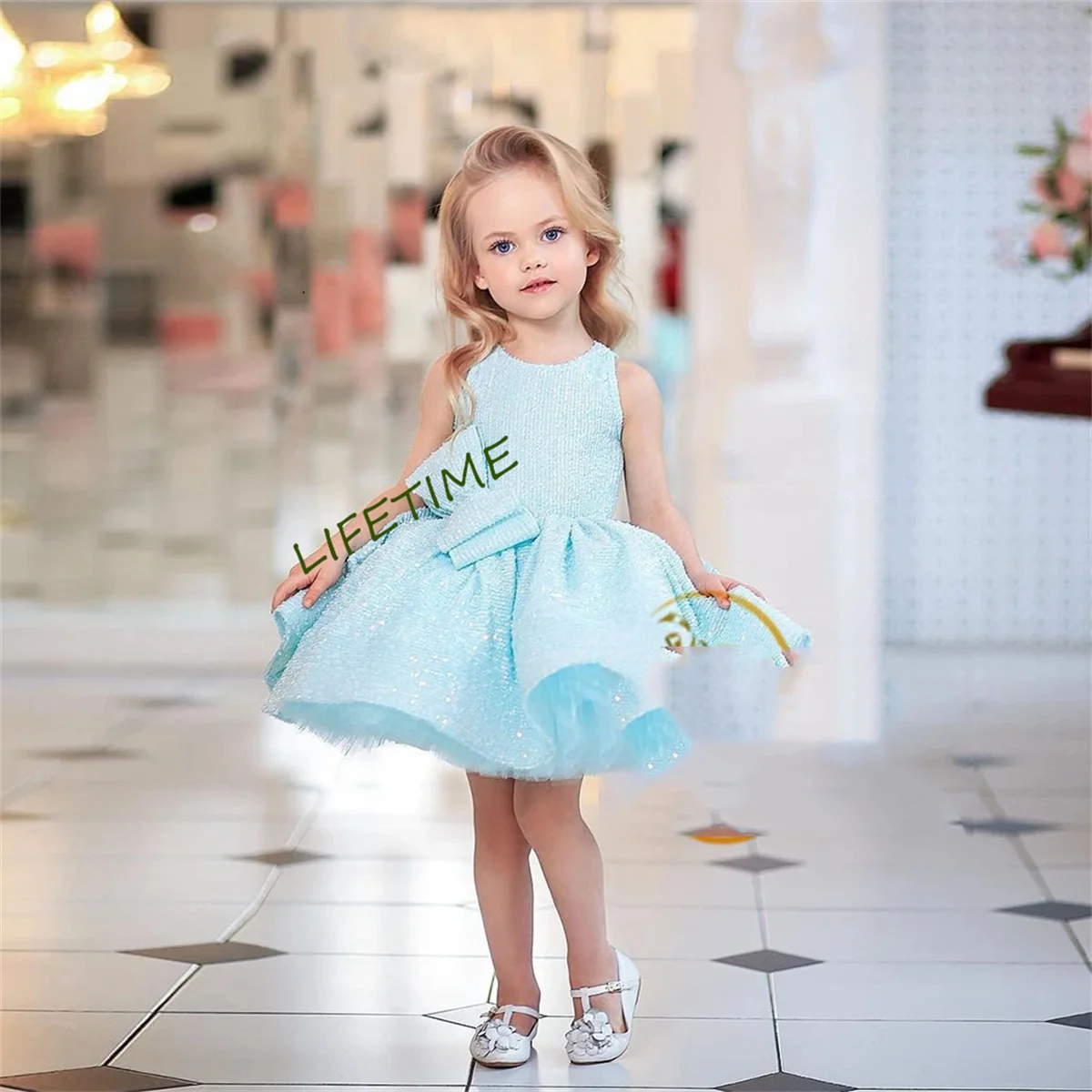 

Sky Blue Cute Flower Girl Dresses Summer Tiered Glitte Sleeveless Wedding Party Gowns 2023 Summer New Communion فساتين بنات صغا