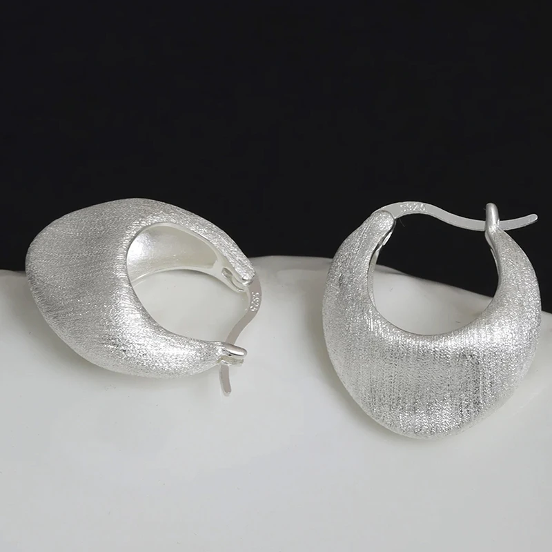 GANPUP Exquisite Unregelmäßige Creolen für Damen, Modische Neue Silberfarbene Ohrschmuck-Geschenke für Partys – Detail 8