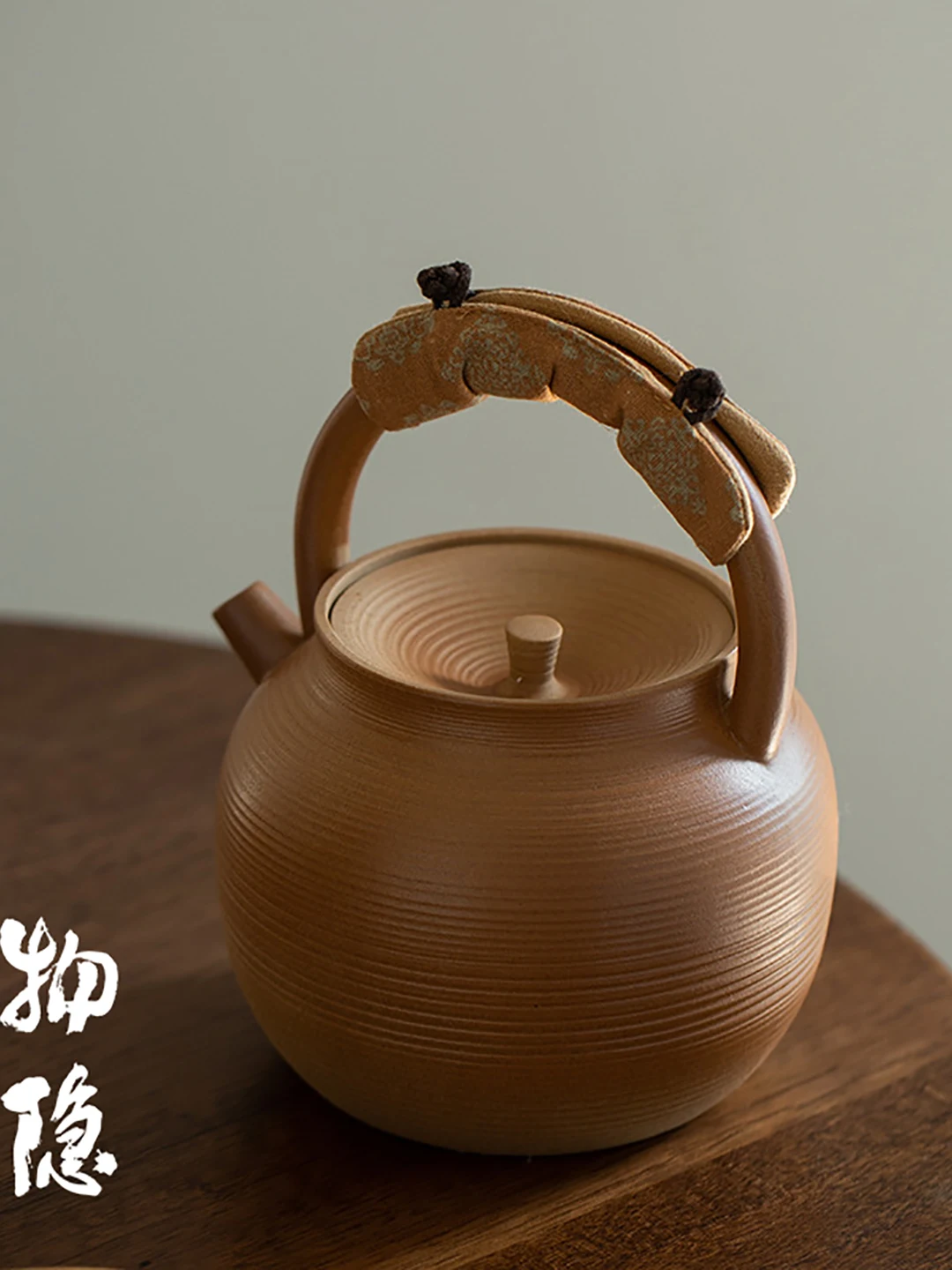 

Чайник керамический Wuyintang в японском стиле с ручкой, большой емкости, для кипячения воды, с пейзажным рисунком, традиционный, для угольной печи, ручной работы