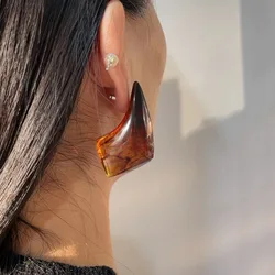 Vintage Amber Color Horn-shaped Resin Stud Earrings for Women Fashion Minimalist Jewelry Party Accessories
