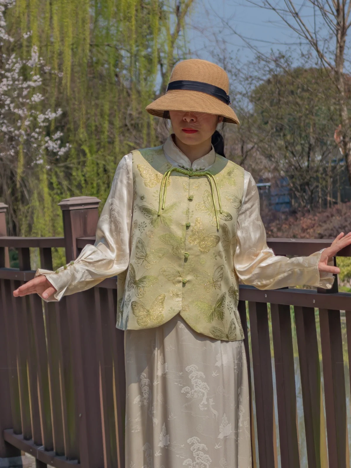 

Новая китайская вышивка, жилет в национальном стиле, с золотой нитью, тканевый жилет, женская мода