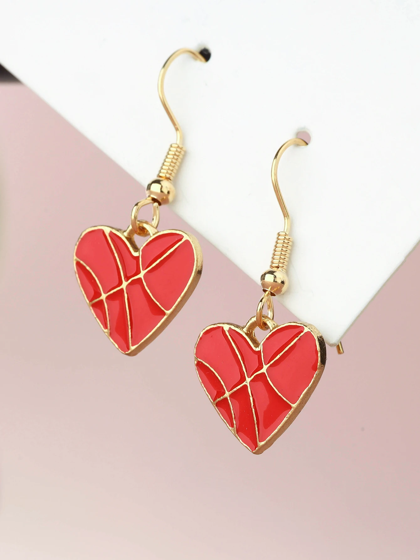 2pcs Valentine's Day Peach Heart Charm Women's Earrings are suitable for gifting to girlfriends and mothers