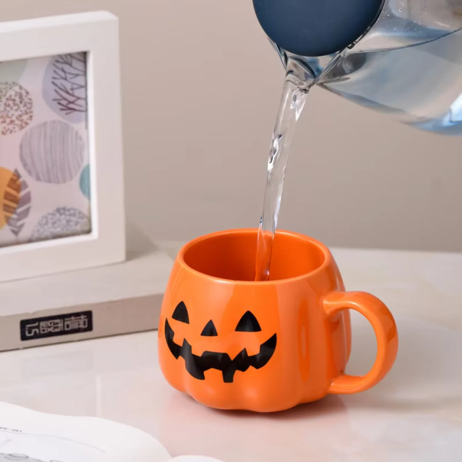 Taza de té de la leche con tema de calabaza de Happy Halloween, Taza de regalo creativa de cerámica negra y dorada con cara de calabaza para Halloween