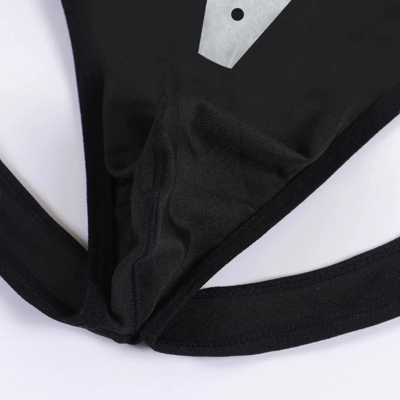 ملابس داخلية مثيرة للرجال مع ربطات عنق مطبوعة ملابس داخلية مقصوصة ملابس داخلية منتفخة سراويل داخلية صغيرة مع ثقوب ملابس داخلية للرجال