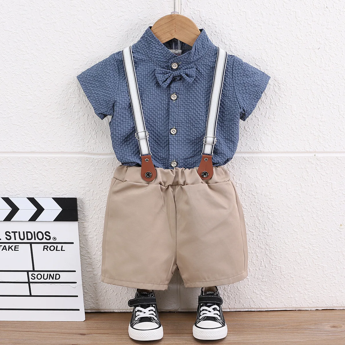 New Summer Fashion Handsome Short Sleeve Set for Boy Internet Celebrity Street Explosion Embossed Bow Tie Shirt+Strap Short 2pcs