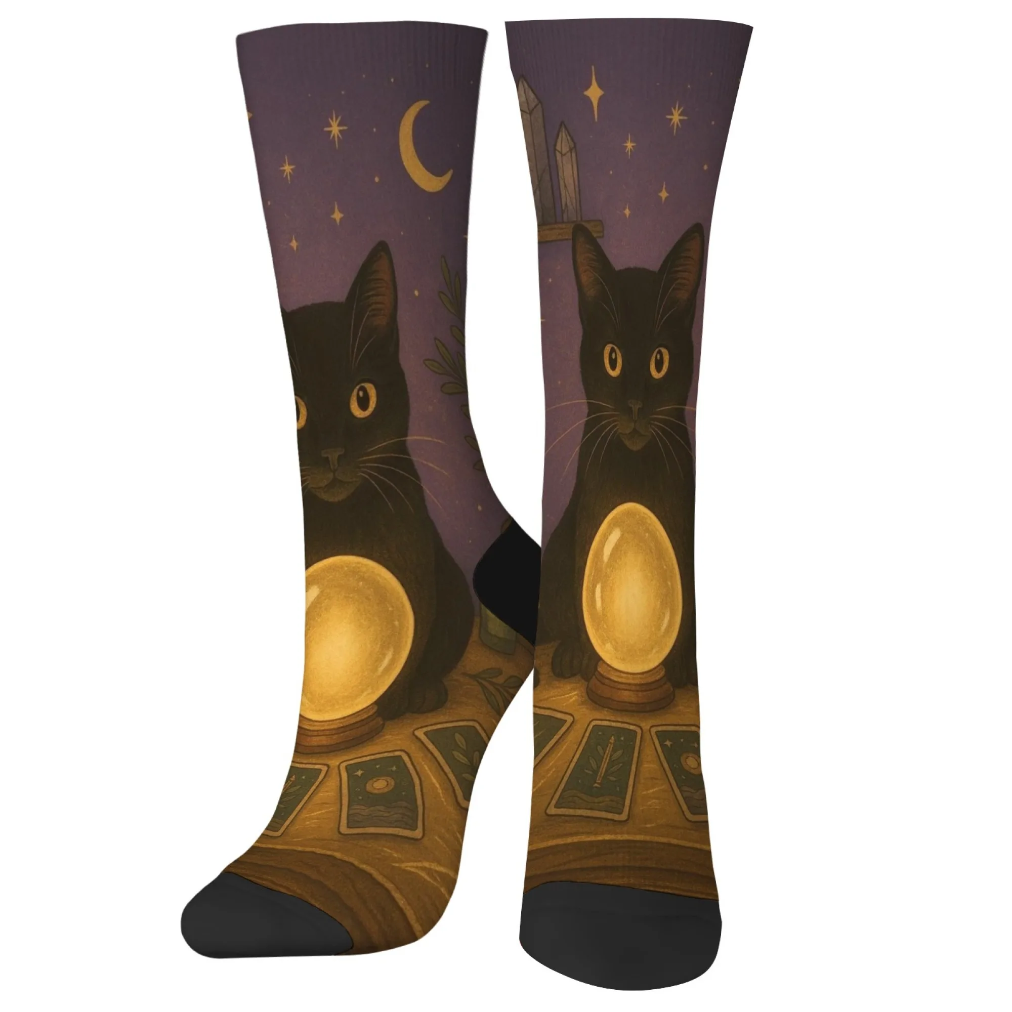 ถุงเท้าลายแมวดำพยากรณ์ศาสตร์ ลายคริสตัลบอล ไพ่ทาโรต์ พื้นหลังสีม่วง สไตล์แฟนตาซีลึกลับสีดำ