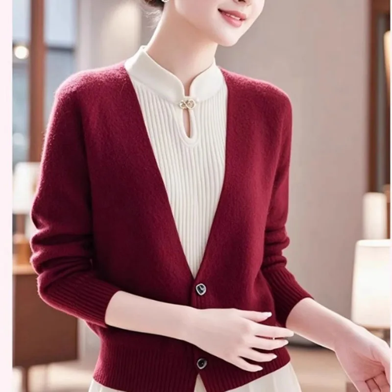 ถักเสื้อกันหนาวผู้หญิง Autumn2025 Chic ขนสัตว์ Bottoming ใหม่จีนปลอม 2 ชิ้นเสื้อใหม่สไตล์แห่งชาติยอดนิยมเสื้อกันหนาว