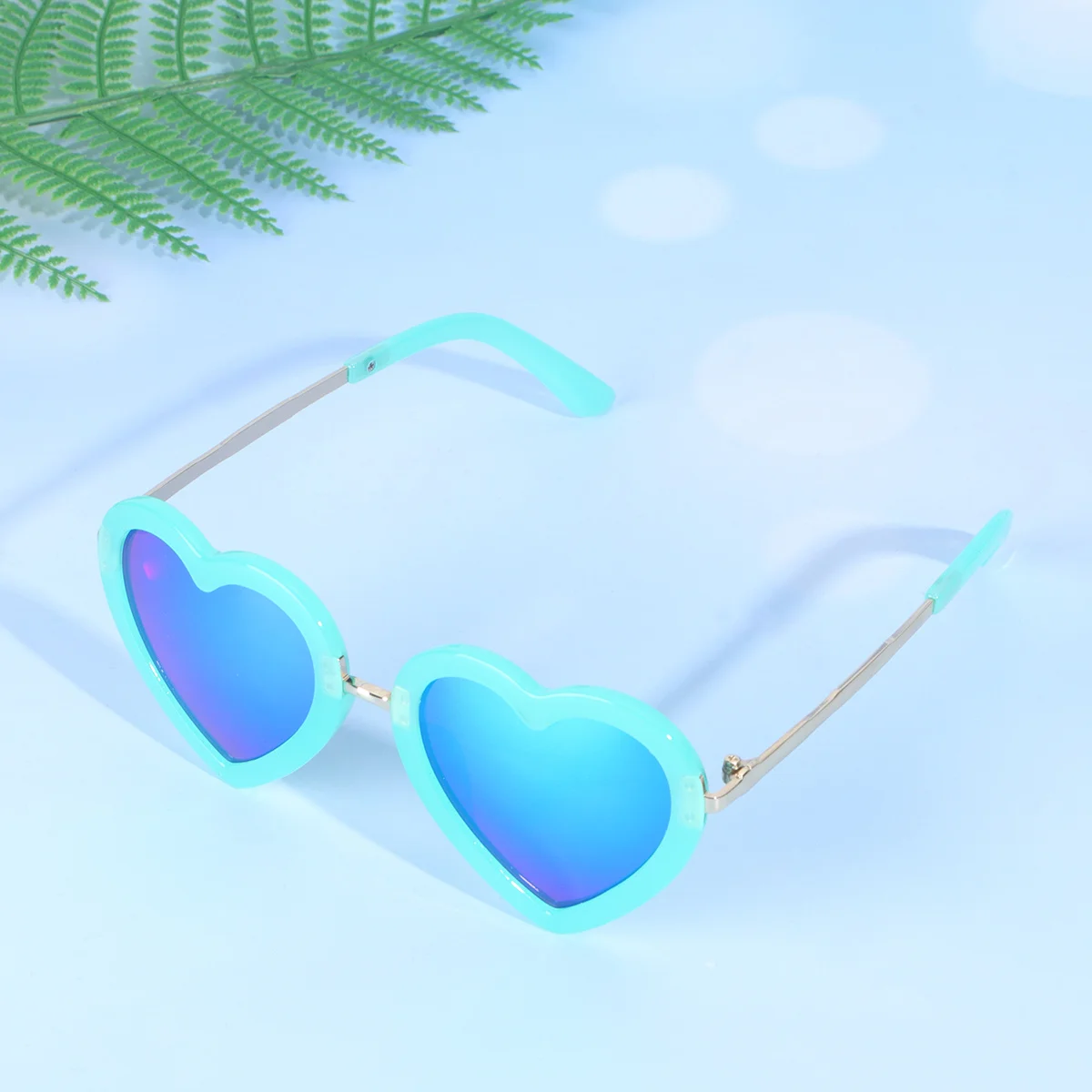 

Green Heart Sunglasses Lightweight Comfortable Durable Eyewear for Valentine's Day Party Gift Heart Sunglasses