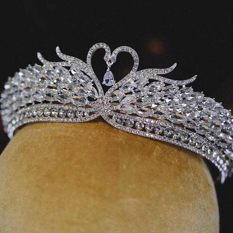 CC Romantic Crowns Wedding Headbands Engagement Hair Ornaments Women Headpiece Swan Shape Crystal Tiaras Shining Charm AN079