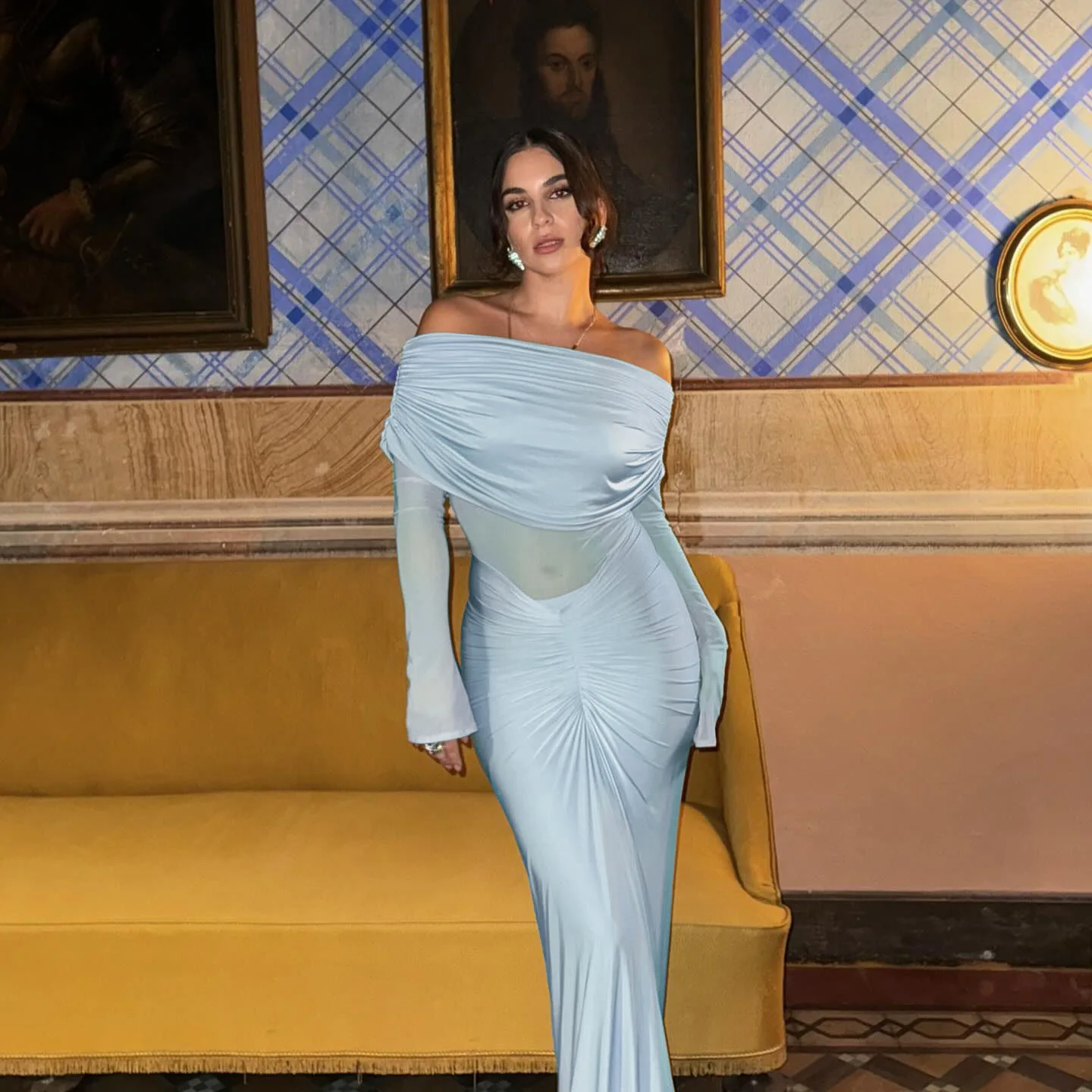 JY24475 Off-Shoulder Mesh Verzameld Voor Vrouwen Socialite Stijl Modieuze Elegante Sexy Iets Sheer Slim Fit Lange Jurk