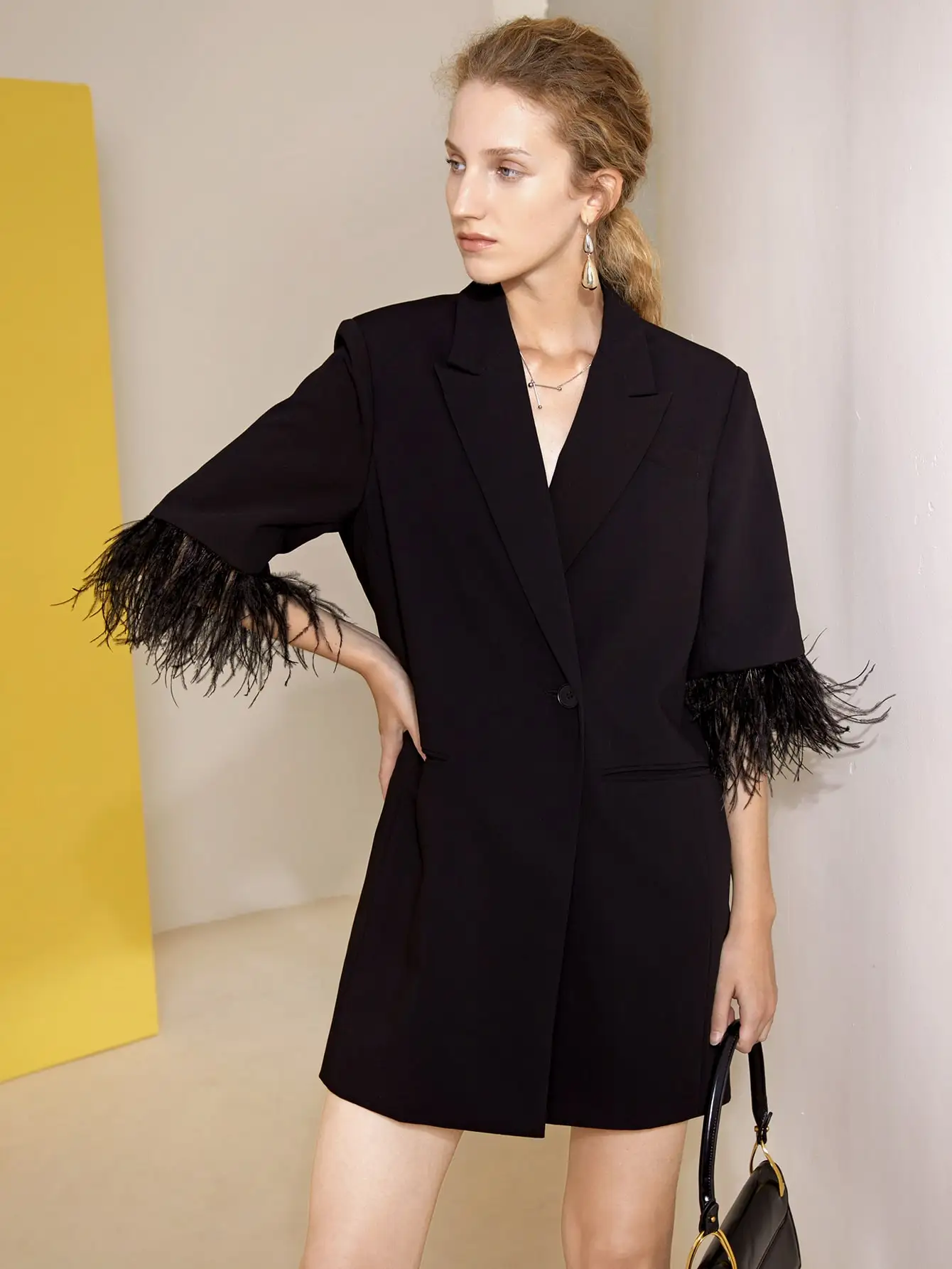 Blazer negro de moda para mujer, vestido holgado de plumas para oficina, traje Formal hecho a medida, una chaqueta