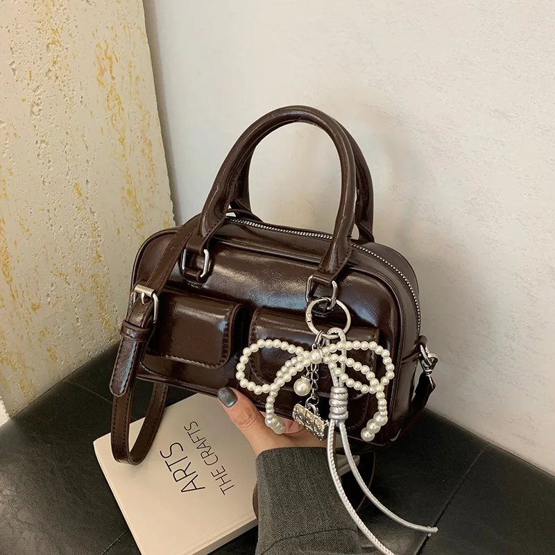 

2025 New Oversized Underarm Bag for Women Chic Commuter Shoulder Purse High Capacity Soft Leather Tote for Daily Use​