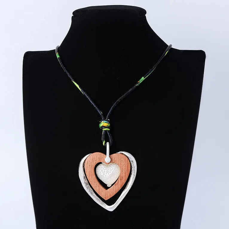 new necklace European and American retro simple love shape high-end ins wind sweater chain female alloy long necklace