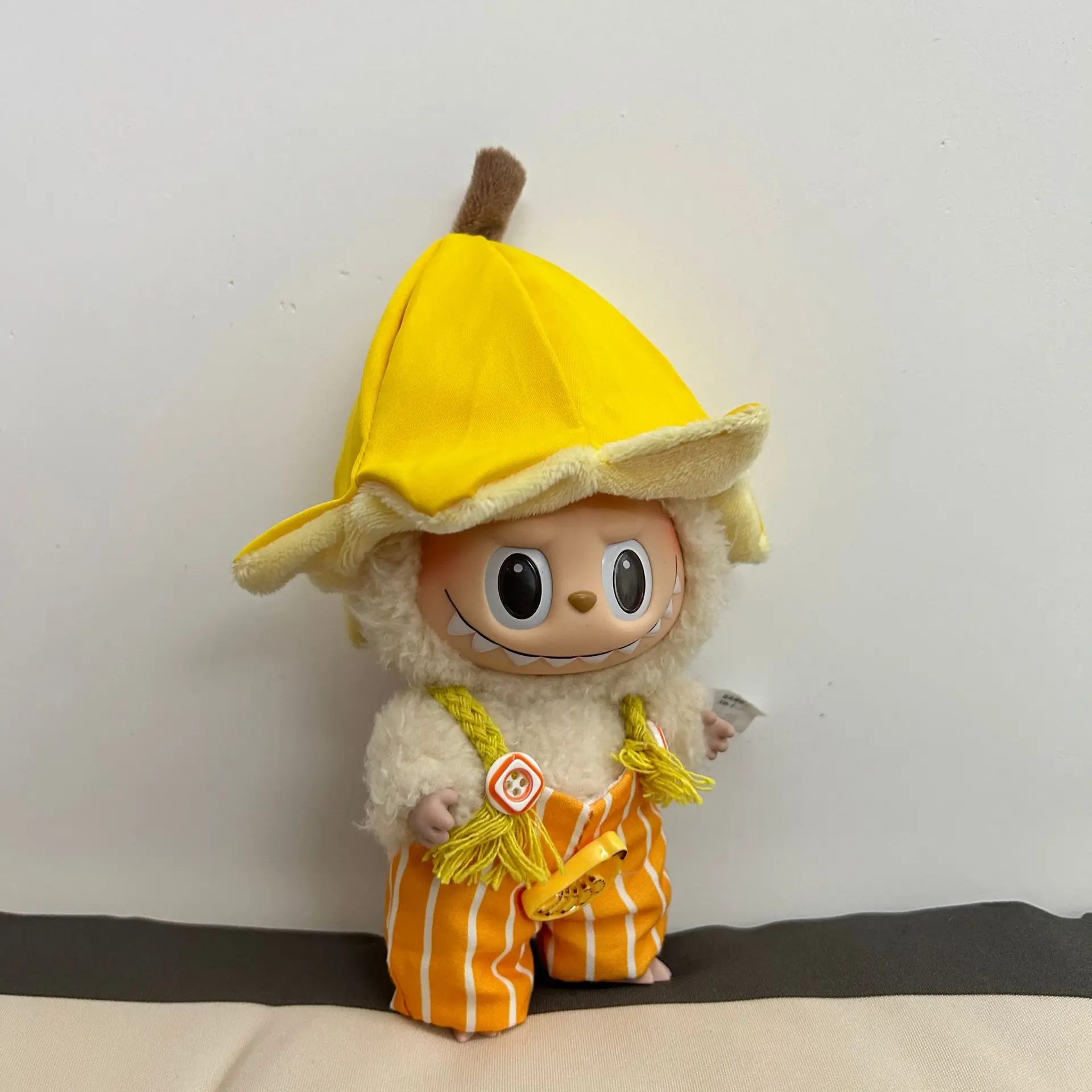 Set di tute a righe con cappello a banana carino per bambole Labubu da 15/17 cm di prima/2a/3a generazione - Abito adorabile per servizi fotografici quotidiani