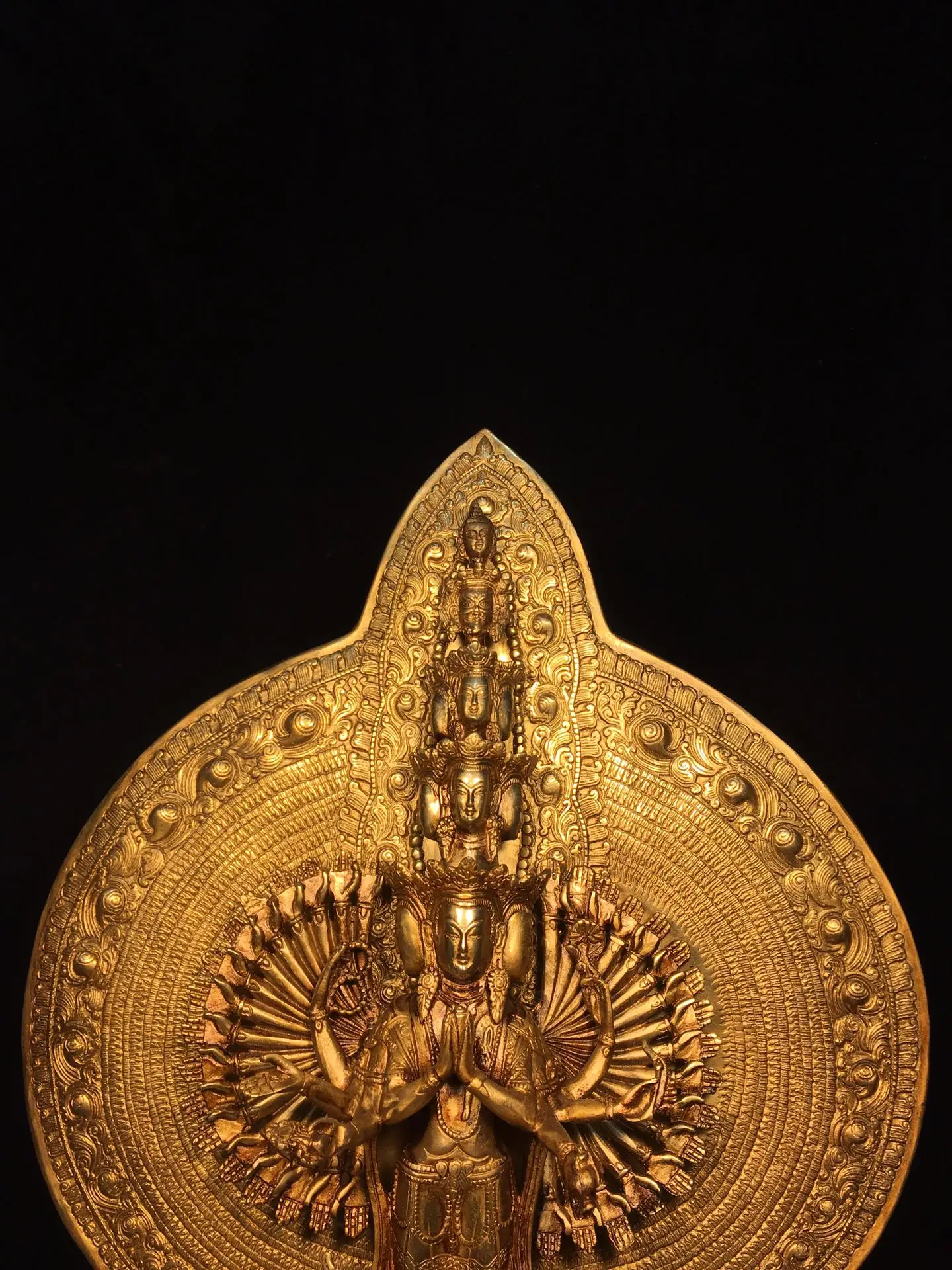 Old Bronze Gilded Buddha's Backlight Thousand-Armed Guanyin Standing Buddha Thousand-Hand Guanyin Buddha Town house