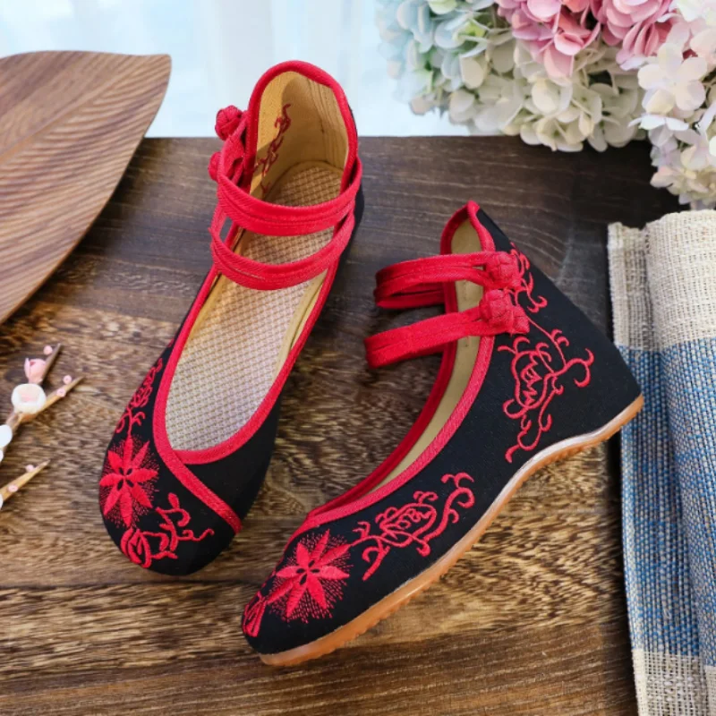 Chinese Ethnic Style Floral Totem Embroidered Wedge Heels Mary Jane round Toe Casual Pumps Height Increasing Vintage Trendy Shoe