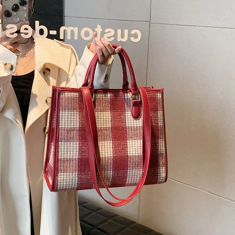 Large Capacity Tote Bags For Women New Plaid Shoulder Bag Winter Canvas All-Match New Casual Underarm Handbag Big Commuter Bag