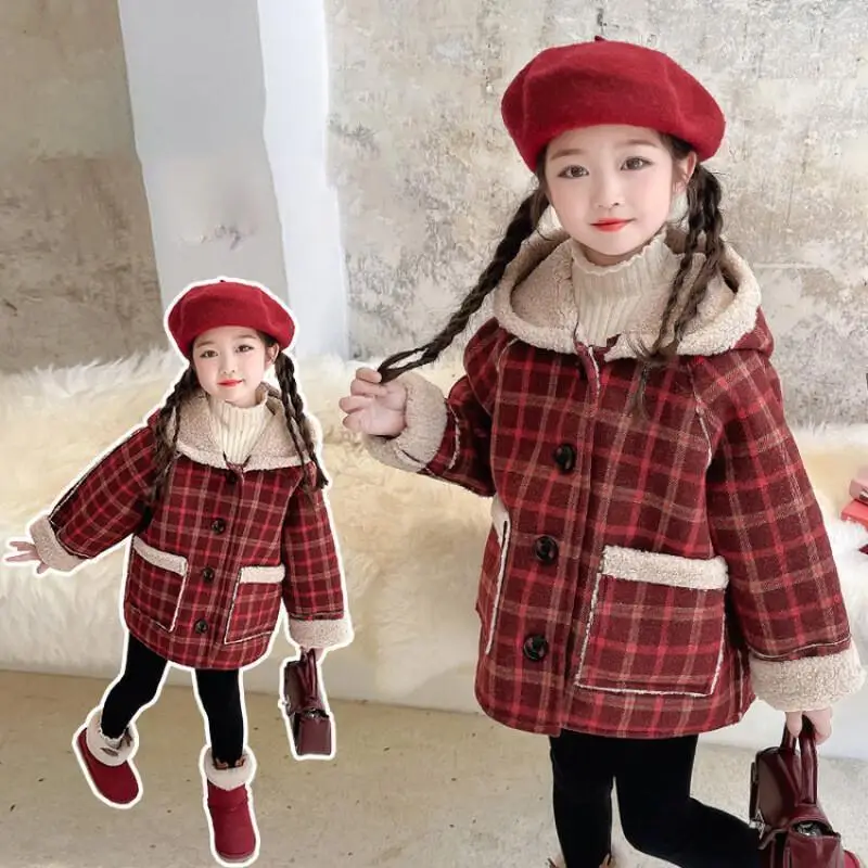 

Модная детская одежда, куртка для девочек, осенне-зимнее пальто в корейском стиле, новинка, плюшевая толстая шерстяная клетчатая куртка средней длины, 2025 г.