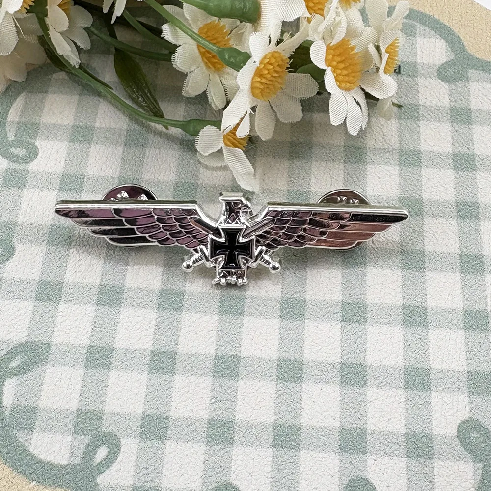 Creative Spread Wing Eagle Metal Badge Vintage Flying Bird Brooch Multi-use Pin For Bag Hat Jacket Fashion Decor Ornament