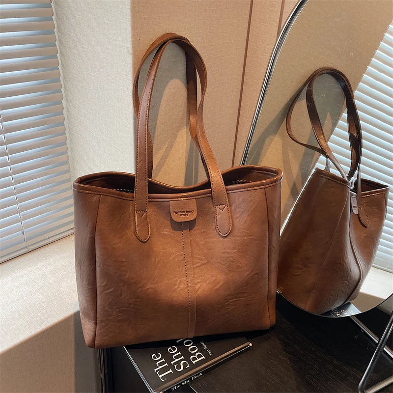 

Women's PU Shoulder Bag Portable Large Capacity Underarm Tote Leisure Vintage Business Commuting Shopping School Travel Handbag