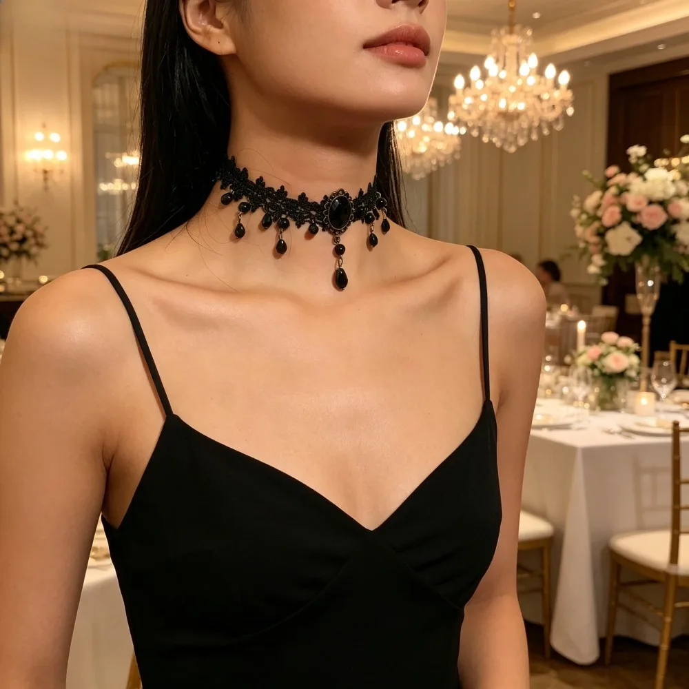 Gothic Vintage Classic Black Choker Necklace with Imitation Crystal Pendant Charm for Women Boho Style Christmas Jewelry Gift