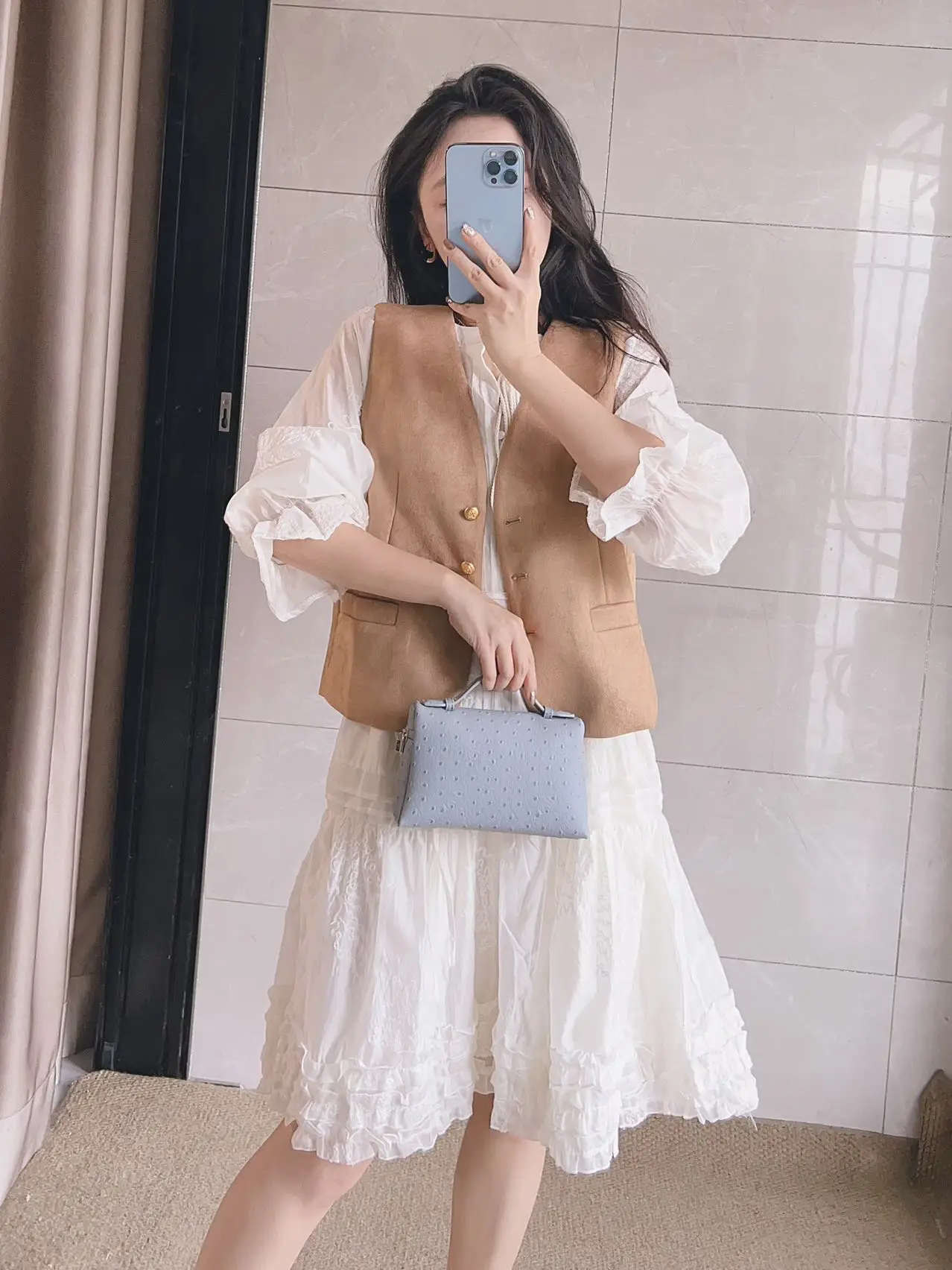 

Soft Suede Vest Women's Brown V-neck Romantic Style Fashionable Outerwear Silk Blend Short Length Single Button Closure
