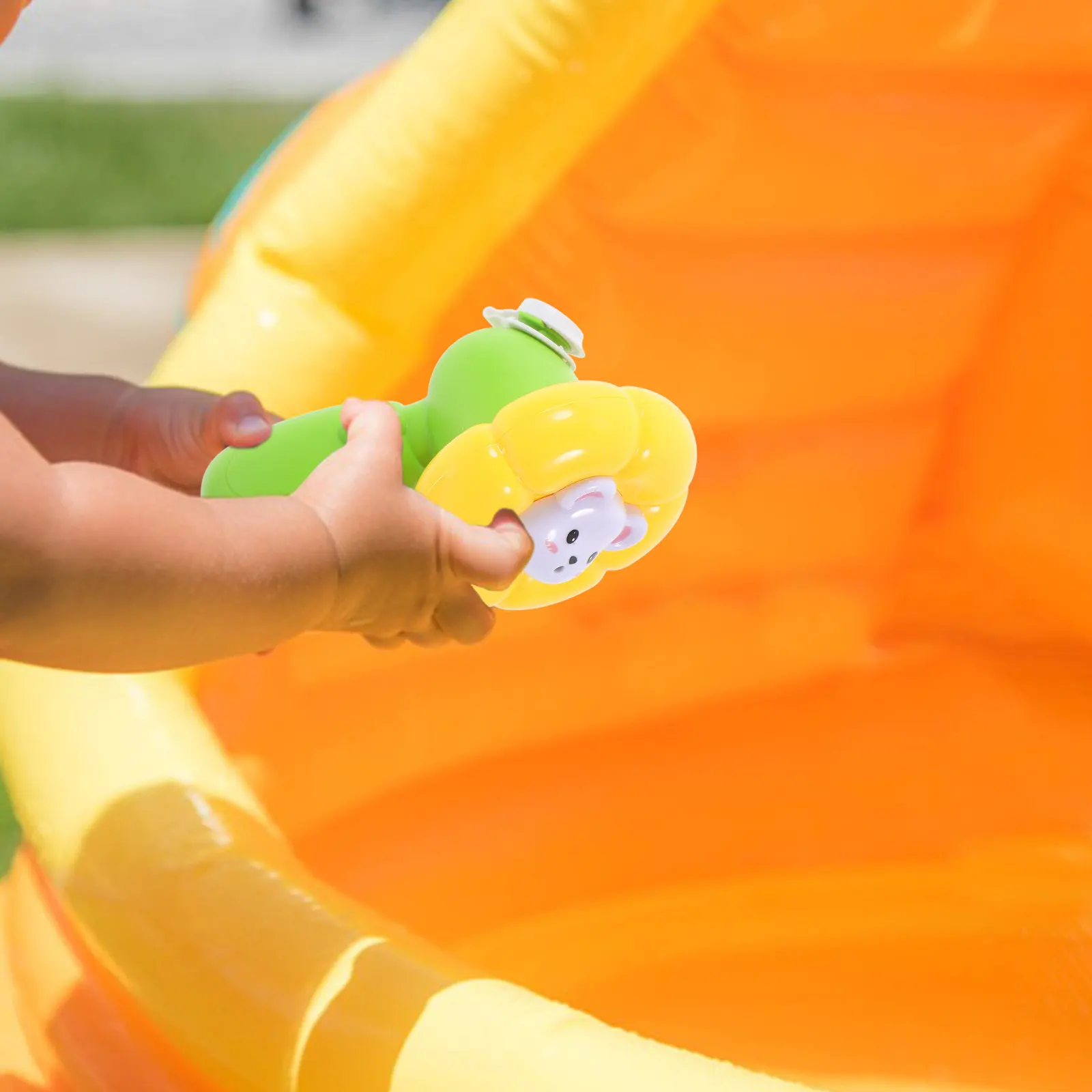 

Забавный интерактивный аксессуар для ванной с мультяшным дизайном животных, распылитель воды, прочный, легкий, безопасный для детей, для игр в ванной.