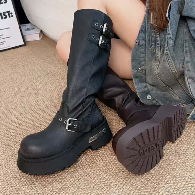 جديد أحذية عالية للنساء الشقق منصة أحذية من الجلد الاتجاه دراجة نارية الأحذية 2025 موضة احذية الجري الثلوج الدافئة بوتاس موهير