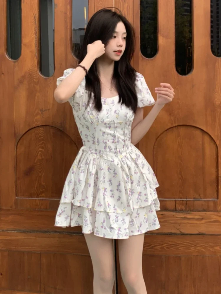 فستان قصير بأكمام منتفخة للنساء بتصميم مزهّر وكشكشة حلوة وخصر عالي أنيق للعطلات البناتية موضة الكلية فيستدوس دي موجر