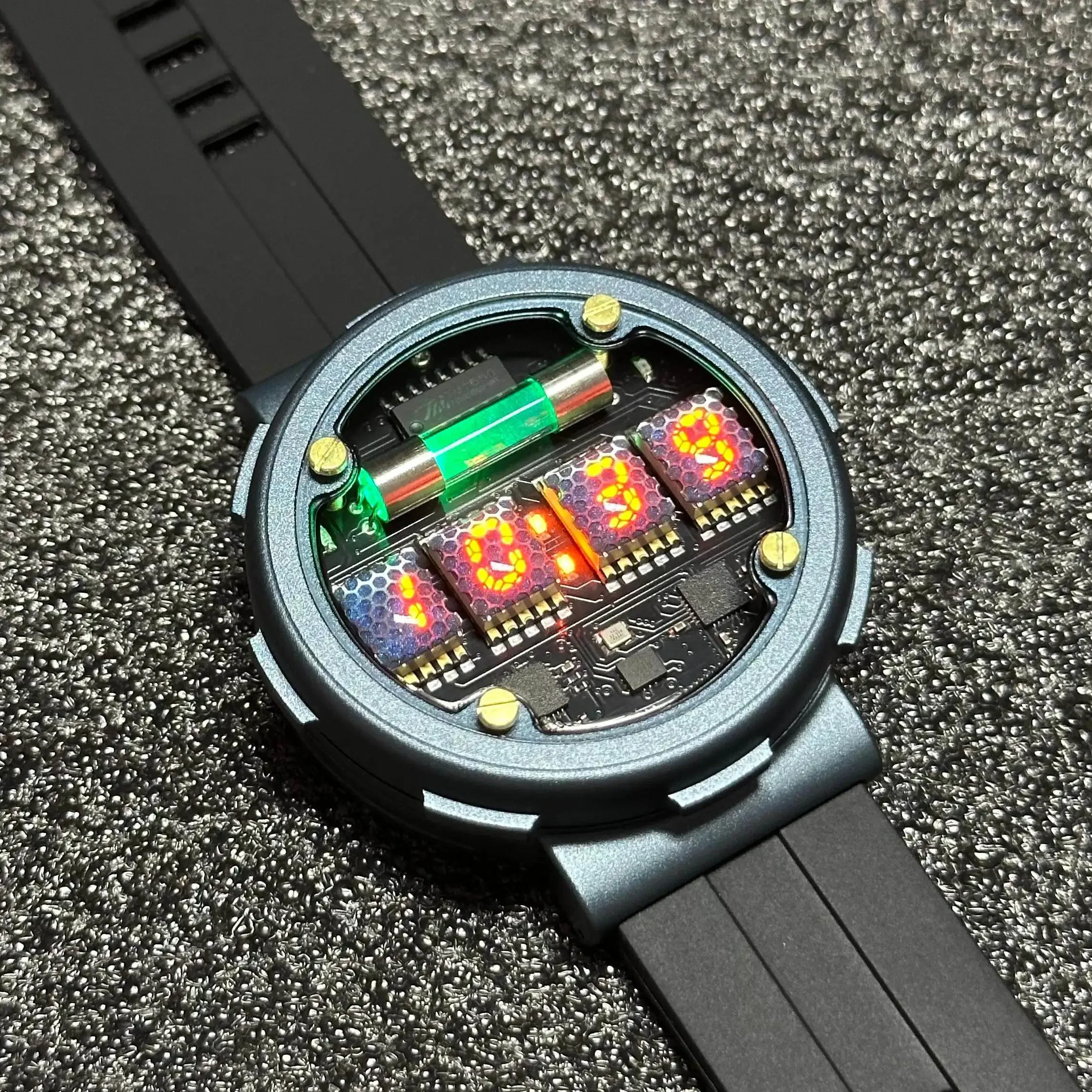 Luxury Watch Nice - Orologio da Polso Retrò Cyberpunk con
