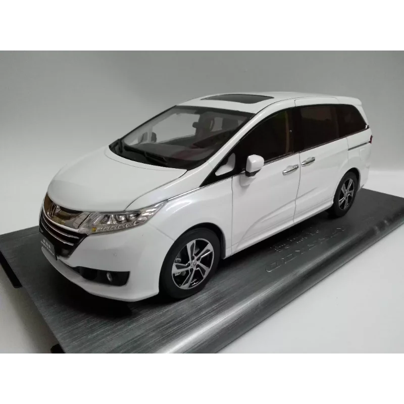 

Diecast 1:18 Scale Original Guangqi HONDA ODYSSEY 2015 New Alloy Car Model Collectible Toy Gift Souvenir Display Ornament