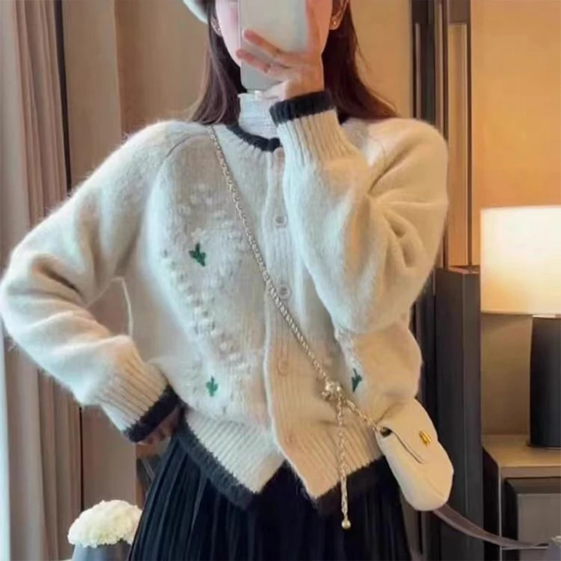 Soft Comfort Three-dimensional Embroidered Flower Women's Sweater Jacket Autumn Winter Thicken Chic Knitted Sweater for Women