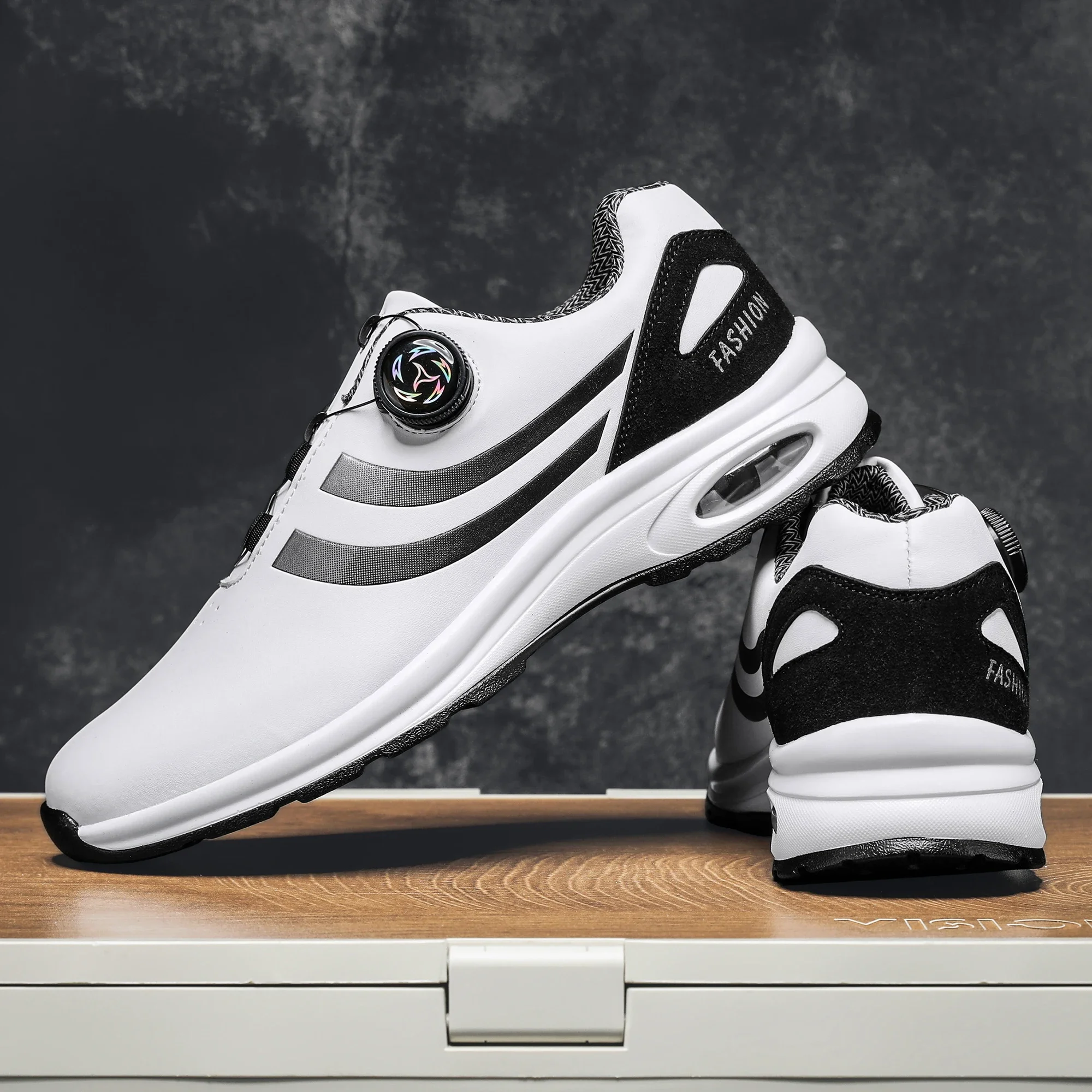 

Мужская модная повседневная спортивная обувь, удобная подошва в форме подковы, прогулка на велосипеде для отдыха на открытом воздухе, обувь для гольфа черно-белая